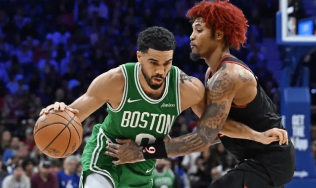 塔图姆半场8投仅1中，三分5中0得到5分5篮板4助攻1失误