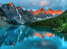 开云体育下载-冠军排面！雷克瑟姆赛前列队欢迎，向英冠冠军考文垂致敬