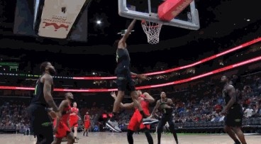 开云体育-势头不对!英格拉姆连续失误 墨菲反击跟进战斧劈扣打停猛龙